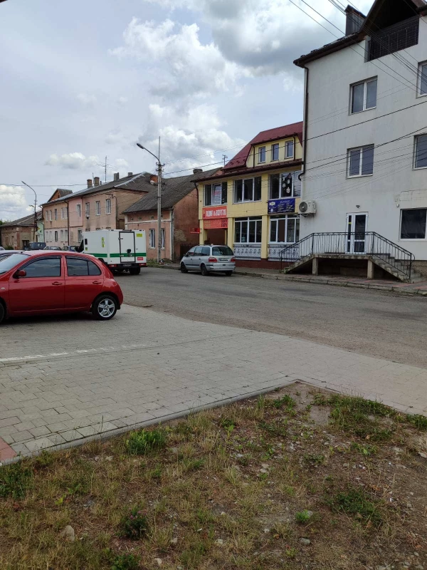 Комерційна нерухомість – 70 м², Хыров — 2/10
