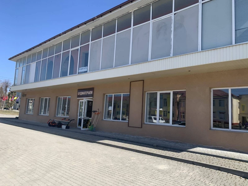Комерційна нерухомість – 845 м²