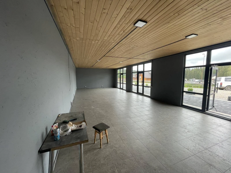 Комерційна нерухомість – 180 м², Яблоница — 12/15