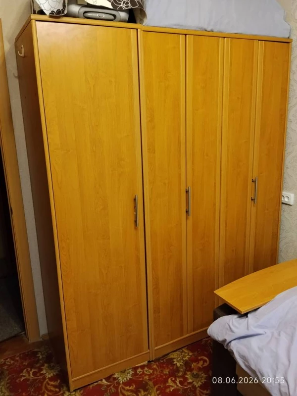 Шафа з пеналом у прихожу або спальню