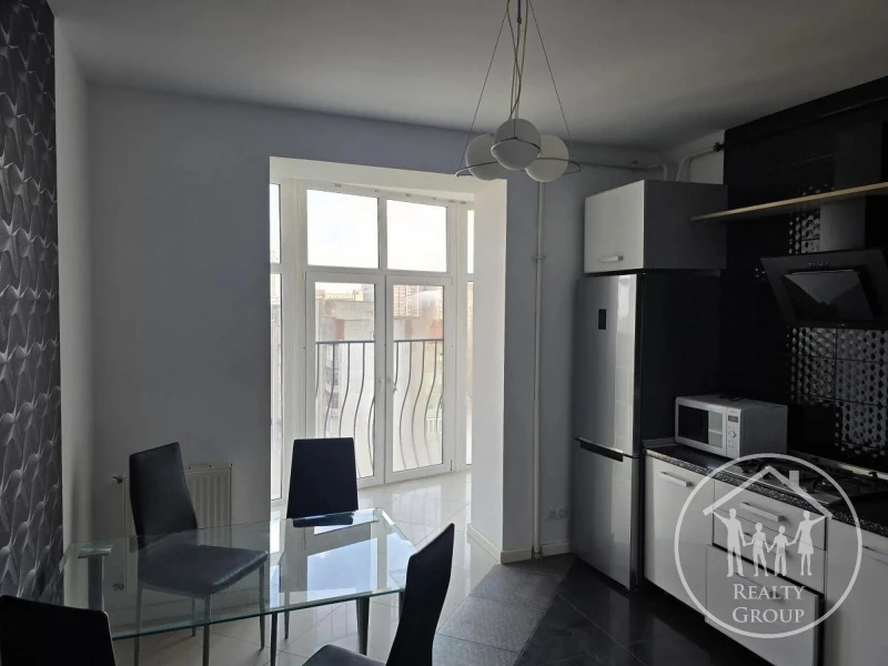 Квартира 3-кімн. оренда Львів, Франковский – 105 м², Львів — 3/15