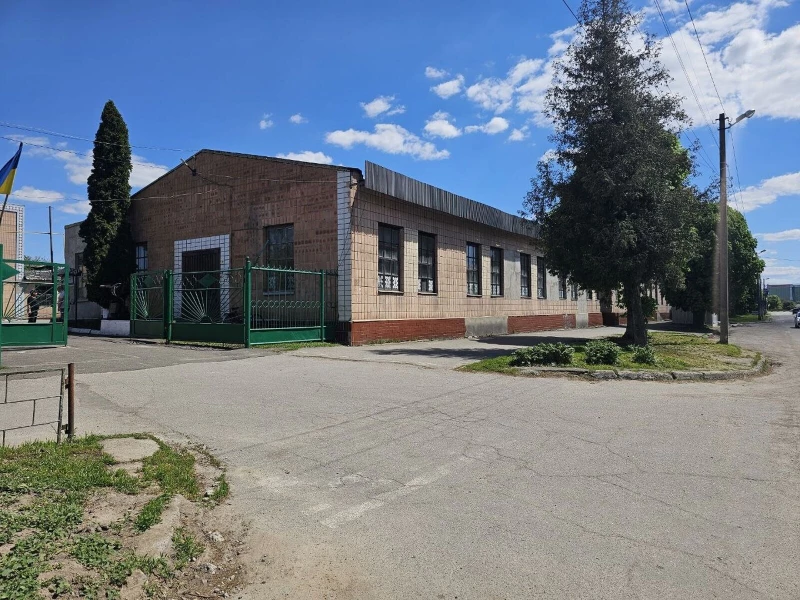 Комерційна нерухомість – 52 м², Шпола — 7/11