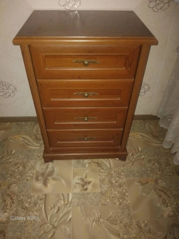 Комод деревянный