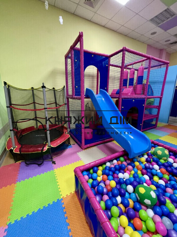 Комерційна нерухомість – 104 м², Київ — 12/12