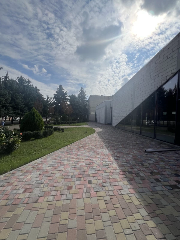 Комерційна нерухомість – 308.9 м², Шпола — 4/15