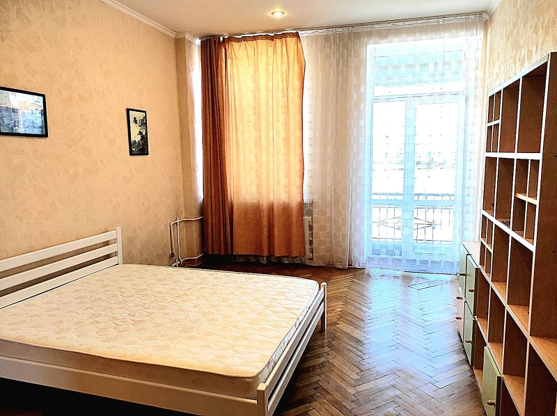 Квартира 3-кімн. оренда Київ, Печерский – 67 м²