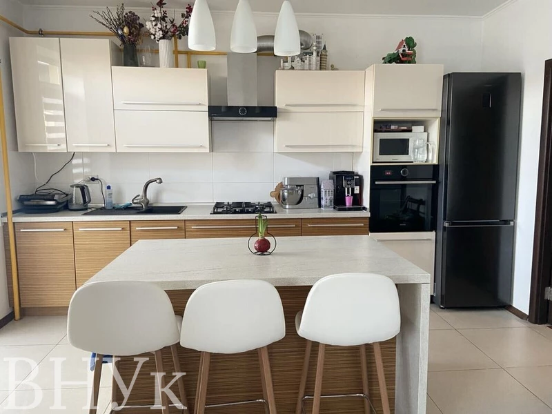Квартира 3-кімн. продаж Ужгород – 40 м²