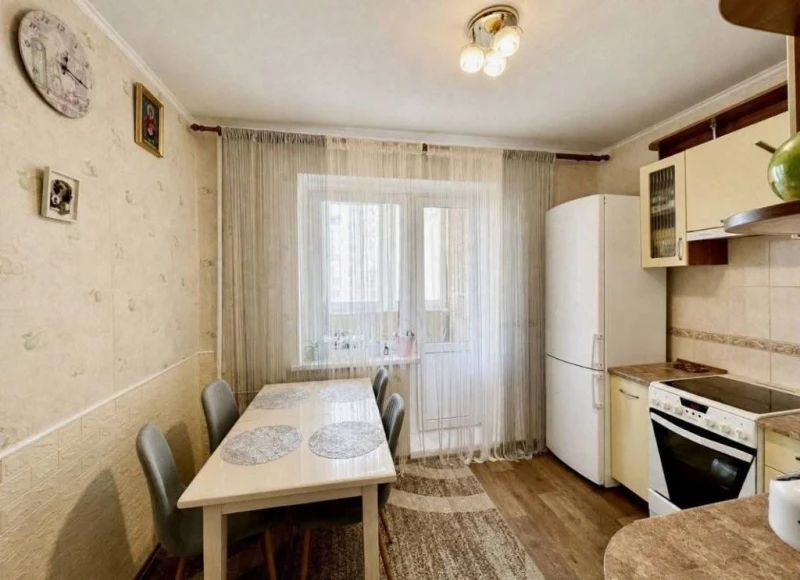 Продаж 1 кімнатної квартири Лариси Руденко 10 метро Позняки Дарницький район