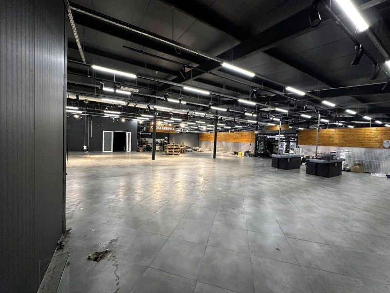 Комерційна нерухомість – 585 м², Бережаны — 4/10