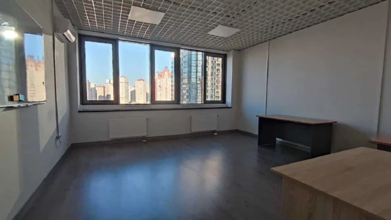 Комерційна нерухомість – 122 м²