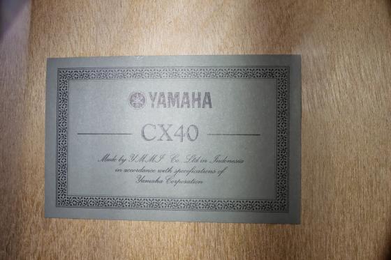Продам гітару Yamaha CX40