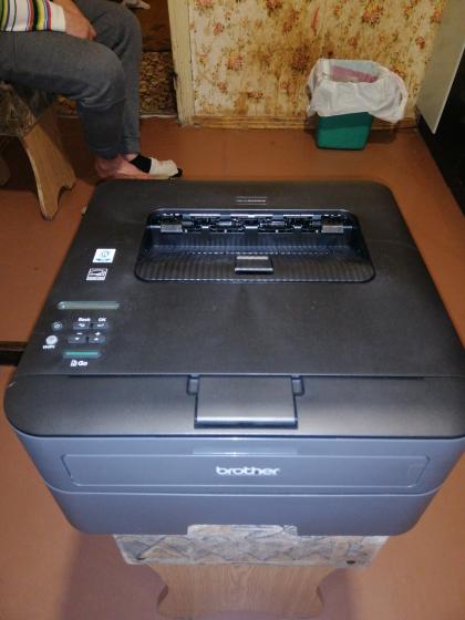 Продам лазерный принтер новый100'