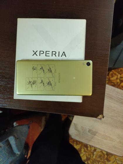 Продам Sony Xperia xa dual f3112 lime gold состояние идеальное без цар