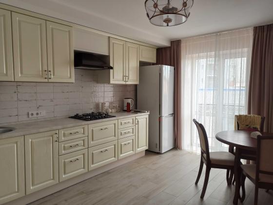 Сдам 2-х этажные номера( апартаменты с кухней) в Бердянске посуточно.