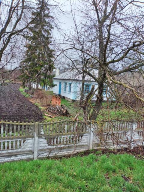 Продам сільську хату