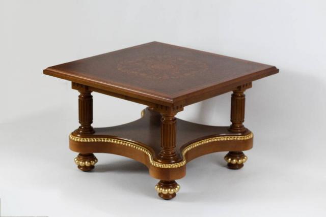 Маленький деревянный столик - табуретка под старину