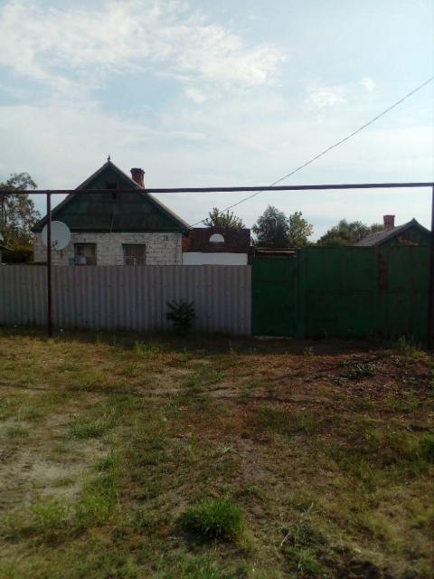 Продам дом в связи с выездом в Станице Луганская