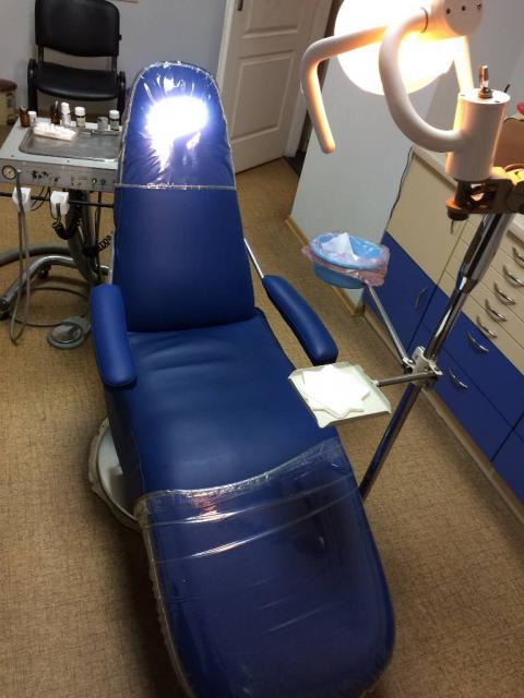 Продам стоматологическое кресло a-dec , США со светильником