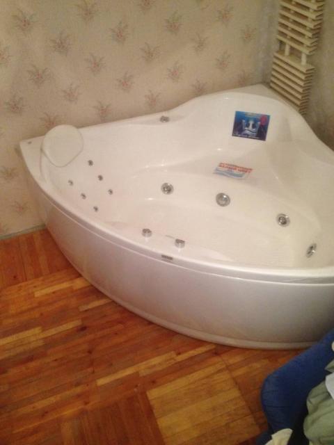 Гидромассажную ванну Троя. Спальня