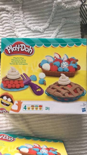 Play-Doh Ігровий набір Плей до Святковий пиріг ягідні тарталетки Playful Pies Set Hasbro
