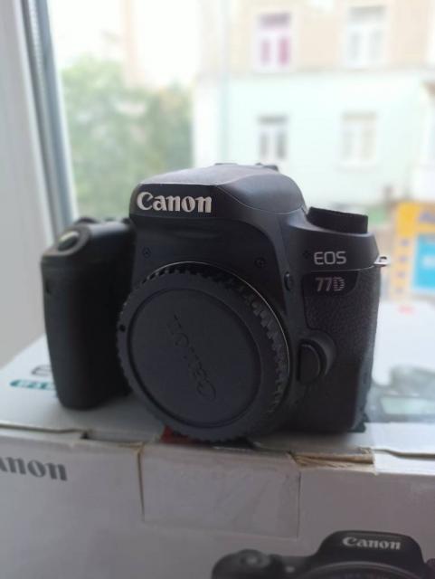 Фотоаппарат Canon 77D