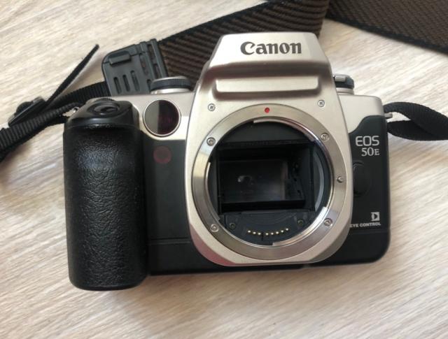 Пленочный, зеркальный фотоаппарат Canon EOS 50e (тушка)