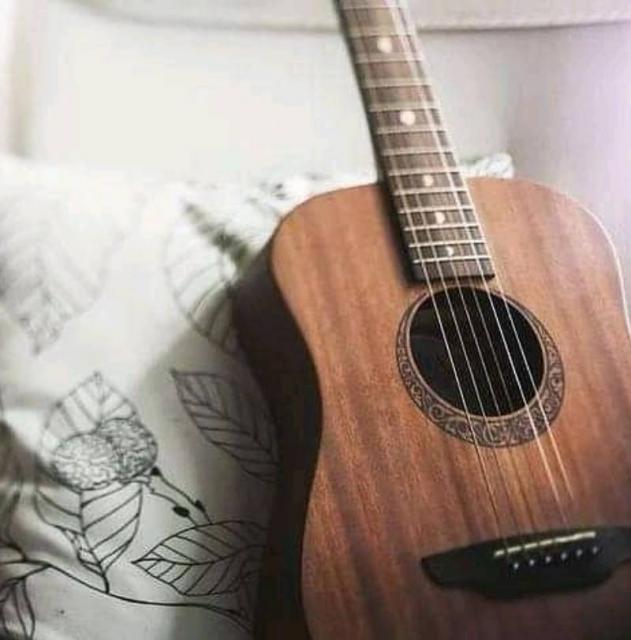 Уроки игры на гитаре/ укулеле