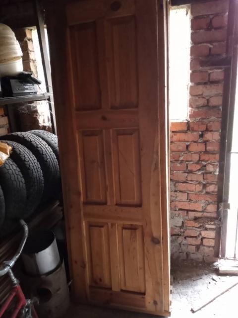 Продам дерев'яні двері