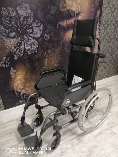 Продам инвалидную коляску с инвалидными ходунками
