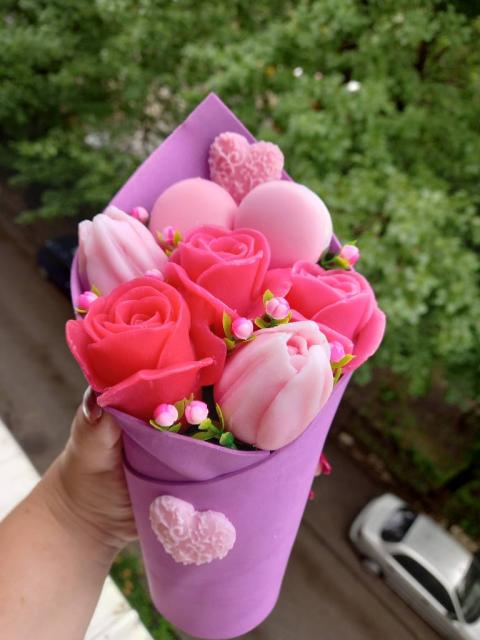 Мильний букет із тюльпанів та троянд