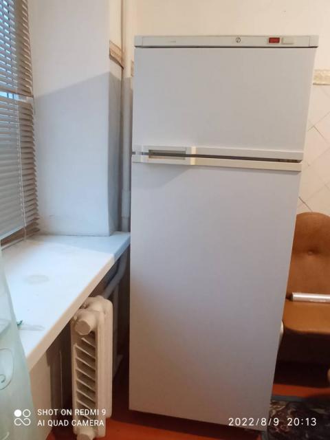 Продаю двухкамерный холодильник Атлант б/у в отличном состоянии