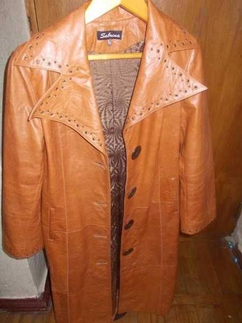 Продам женское пальто и кожаный плащ