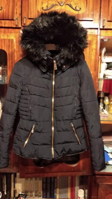 Куртка зимняя на девочку  9-12 лет цена 500 гр.