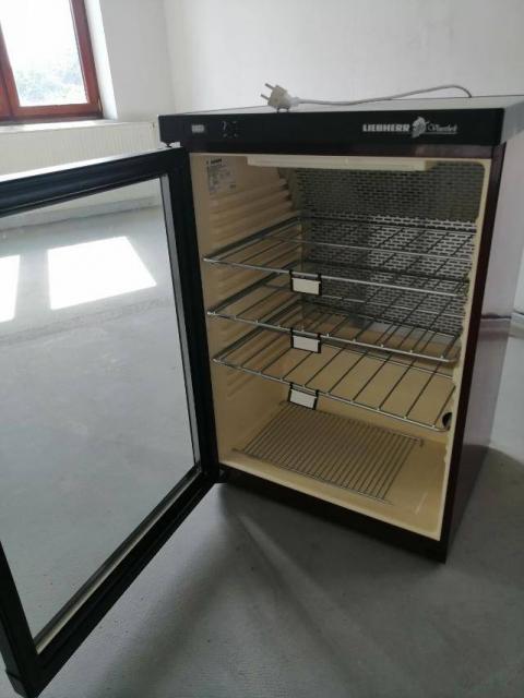 винный холодильник / шкаф немецкий