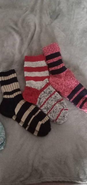 Продаю вязанi носки,рукавички.