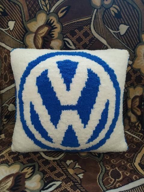 Автомобильная декоративная подушка