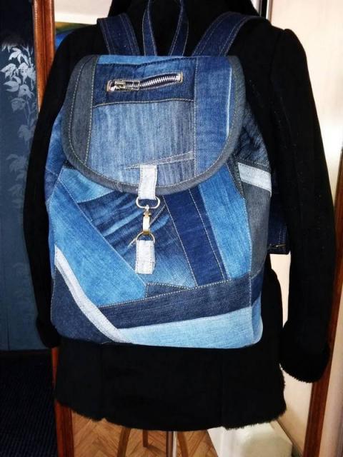 Городской рюкзак с защитным клапаном джинсовый