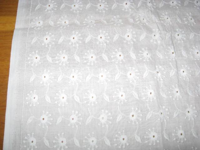 Шитье (художественная вышивка на батисте белом с перфорацией)