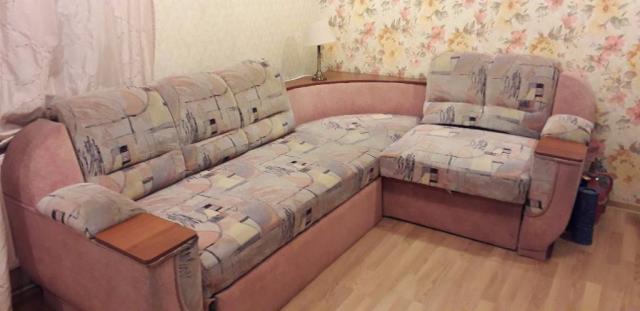 Продаю диван угловой  размер 2.10на 1.60 в хорошем состоянии