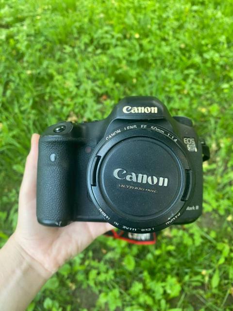 Продам фотоаппарат Canon mark 3 EOS 5D