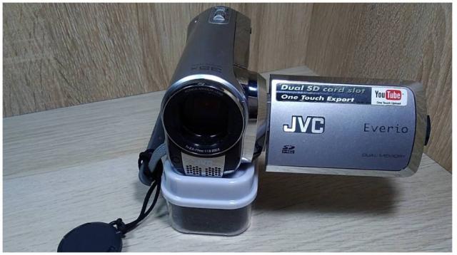 Видеокамера JVC EVERIO GZ-MS95SE с 35-кратным зумом 1500 грн