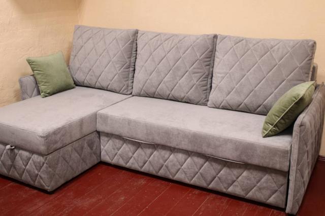 Кутовий дизайнерський диван.