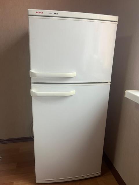 Продам холодильник Bosch в ідеальному стані,всі деталі за номером телефону 0682857934
