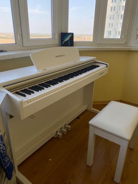 Продаю фортепіано Kurzweil M90-WH