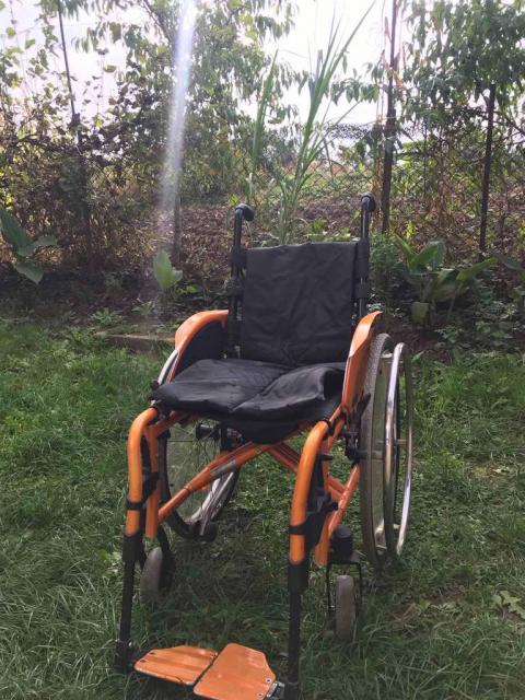 Продам інвалідний візок та ходулі