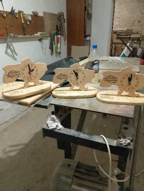 Годинники дерев'яні ручної роботи