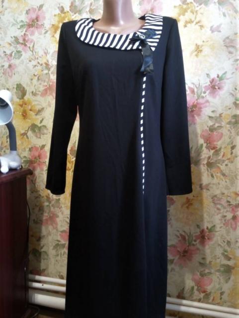 Чорна класична сукня