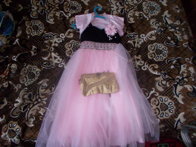 продам детское праздничное платье