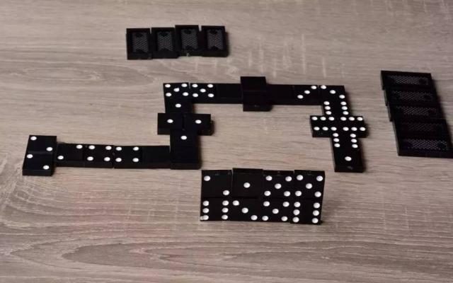 Настольная игра Домино, черного цвета, 49 костяшек