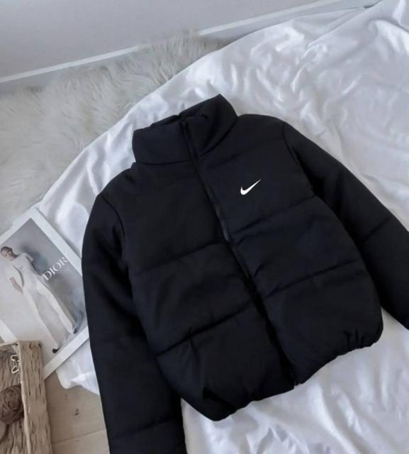 Весняна курточка Nike